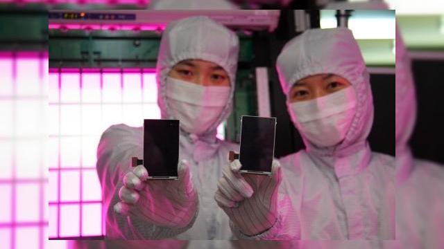 <b>O nouă tehnologie AMOLED ar putea face Samsung Galaxy S IV să consume cu 25% mai puțină energie</b>Mai sunt doar 5 zile până ce marele debut al lui Samsung Galaxy S IV va avea loc și numărăm deja orele până ce va sosi handsetul. Până atunci mă aștept la o invazie și avalanșa de zvonuri și scurgeri de informații, precum cea de azi,...