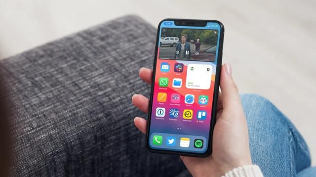 <b>Suportul picture-in-picture pentru YouTube se distribuie global pe smartphone-urile iOS</b>Weekend-ul de la mijloc de lună iunie aduce vești bune pentru posesorii de iPhone, asta pentru că YouTube a început distribuirea globală a suportului pentru modul Picture in Picture. Dacă în cazul aplicației YT de pe Android 