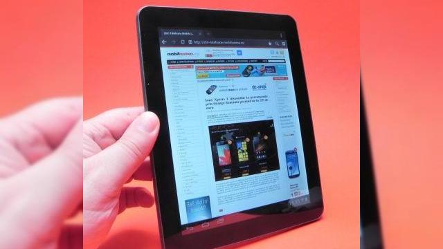 <b>Review Evolio Aria Mini: tableta Jelly Bean cu ecran luminos și GPU foarte bun (Video)</b>După ce Evolio Aria ne-a făcut o impresie plăcută vara trecută, acum modelul Aria Mini ne-a sosit la teste, cu o diagonală mai mică, dar aceeași prezentă plăcută. Terminalul costă 799 lei în versiunea WiFi și vine cu diagonală de 8 inch și...