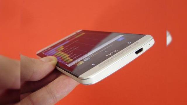 <b>HTC One preview: un smartphone excelent, cu un design cuceritor (Video)</b>După o așteptare care a fost scurtă dar a părut îndelungată, am primit promițătorul smartphone HTC One în teste. Device-ul ne-a cucerit din prima secundă și de vreme ce nu a sosit în cutia oficiala am decis că în loc de unboxing să vă...
