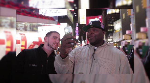 <b>HTC Video: One strică lansarea lui Samsung Galaxy S4, cucerește New York-ul</b>HTC a trecut la atac odată cu sosirea telefonului HTC One și chiar a profitat de debutul lui Samsung Galaxy S4 pentru a mai strânge câteva aprecieri. Cu câțiva promoteri plasați strategic la coadă la debutul lui S4 joia trecută, HTC a furat...