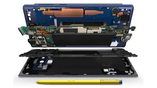 <b>Soluția de răcire pe bază de lichid revine în 2022 pe telefoanele Samsung, odată cu seria Galaxy S22</b>Pentru anul 2022 cei de la Samsung pregătesc câteva noutăți interesante, iar una dintre acestea are de-a face cu sistemele de răcire integrate pe viitoarele smartphone-uri. Aflăm astăzi faptul că odată cu seria Galaxy S22 