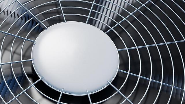 <b>Turul Magazinelor #947: Ventilatoare la reducere, televizor QLED la cel mai bun preţ, laptop Ryzen 5 la discount</b>A început şi săptămâna de după EURO 2020, de după Wimbledon şi finală Copa America şi luăm o perioadă de pauză de la sporturi. Revenim la concedii, la alte hobby-uri, la viaţă normală. Turul Magazinelor de azi, episodul #947 e pe bază de ventilatoare..