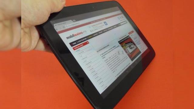 <b>Google Nexus 10 preview: primul contact cu tableta Nexus 10, oferită de evoMAG.ro</b>Tableta Google Nexus 10 e genul acela de device ghinionist, dar de bună calitate, care a avut neșansa să apară pe piața fix când apărea o duzină de telefoane și tablete flagship. Astfel, a trebuit să amânăm review-ul acestui terminal, dar asta...