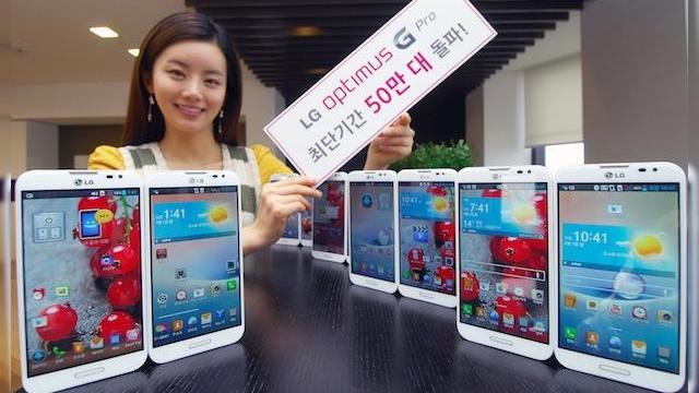 <b>LG Optimus G Pro vinde 500.000 de unități În țara natală; Gata să fie și un hit internațional!</b>LG Optimus G Pro e vârful de lance al companiei sud-coreene în acest moment, având cele mai bune dotări dintre toate smartphone-urile LG, dar acest model nu e disponibil chiar peste tot în lume. Totuși, în Coreea de Sud, tara de baștină el a...