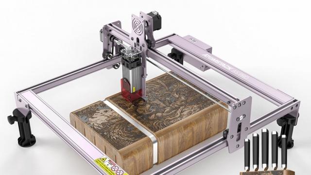 <b>Aparatul de gravură laser Atomstack A5 Pro primește o extra reducere pe TomTop folosind codul promo AA5P</b>Dacă vă aflați în căutarea unui dispozitiv inedit atunci un aparat profi de gravură laser sună cu siguranță tentant. Fix pentru un asemenea produs cei de la TomTop ne oferă astăzi un cod pentru extra reducere, fiind vorba 