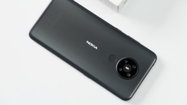 <b>HMD Global lucrează la un nou smartphone; Nokia G50 a fost listat de către un retailer din Marea Britanie</b>Pe lângă Nokia XR20, smartphone-ul robust pregătit de către companie, se pare că HMD Global lucrează și la Nokia G50. Nomenclatura modelelor s-a schimbat în acest an, însă seriile sunt suficient de ușor de reținut. Recent Nokia G50 a primit o scăpare din