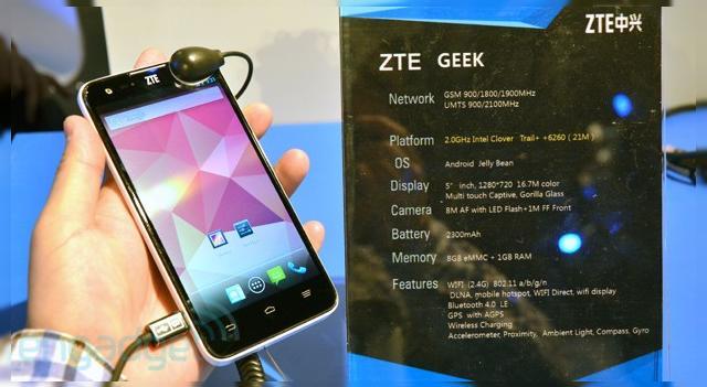 <b>ZTE Geek, un nou telefon cu procesor Intel, de această dată un Clover Trail+ de 2 GHz</b>ZTE a prezentat astăzi un nou telefon bazat pe procesor Intel, ZTE Geek, iar dacă vreți să vedeți unul dintre primele astfel de modele ale companiei aveți aici review-ul la ZTE Grand X In. Revenind la noul sosit, acesta se bazează pe un CPU Intel...