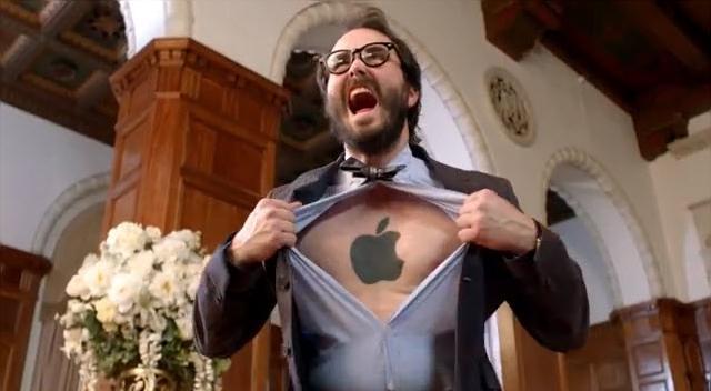 <b>Utilizatorii iPhone și Samsung parodiați de noua reclama Nokia Lumia/Windows Phone (Video)</b>Microsoft nu ezită să își ia în derâdere adversarii în clipuri promotionale, lucru care se întâmplă în cea mai nouă reclama la Nokia Lumia/Windows Phone. Ideea reclamei este o nuntă la care nuntașii se iau la bătaie pe tema divergentelor...