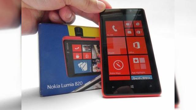 <b>Windows Phone Store conține doar 145.000 de alicații și jocuri, Îi lipsesc hiturile</b>Atunci când colegul Alex are de testat un model Windows Phone apare mereu o mare problemă: lipsa aplicațiilor și jocurilor interesante. E drept că unele titluri că Angry Birds sau Temple Run ajung și pe Windows Phone, dar lipsesc acele hituri pe...