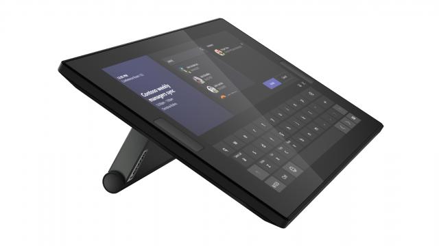 <b>Lenovo ThinkSmart Core a debutat în România; Dispozitiv pentru lucrul hibrid şi spaţiile de întâlniri</b>Lenovo anunță astăzi disponibilitatea în România a dispozitivului ThinkSmart Core, care face parte din portofoliul de soluţii de colaborare Lenovo. Este dezvoltat special pentru modul de lucru hibrid (acasă şi la birou). Are procesor Intel vPro