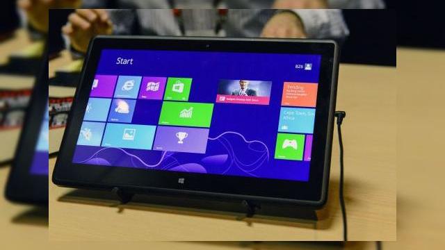 <b>AMD Temash e acum oficial, noul CPU e gata pentru tablete și terminale hibrid</b>Intel și ARM își împart piața de terminale mobile în acest an și aici includem și hibrizi și ultrabookuri, dar iată că și ARM vrea o porțiune din "plăcintă". Compania tocmai a lansat oficial soluția AMD Temash, un APU cu core-uri Jaguar...