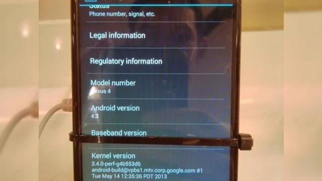 <b>Android 4.3 surprins În acțiune pe Nexus 4, filmat și fotografiat (Video)</b>Comunitatea XDA Developers oferă astăzi o scăpare foarte interesantă, deoarece un utilizator a postat câteva fotografii cu un Nexus 4 rulând Android 4.3. Vă reamintesc că săptămâna trecută a avut loc Google I/O 2013, unde Google nu a anunțat...