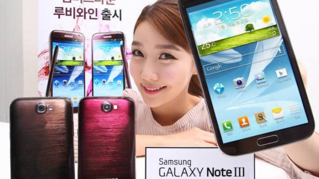 <b>Samsung Galaxy Note III ar putea sosi cu stabilizare optică În stil Pureview</b>Conform site-ului coreean ETNews Samsung ar pregăti o cameră cu stabilizare optică în stil Pureview pentru phabletul Galaxy Note III. Din câte știm, noul phablet va avea o cameră de 13 megapixeli, iar mai multe detalii aflați mai jos. &nbsp;...