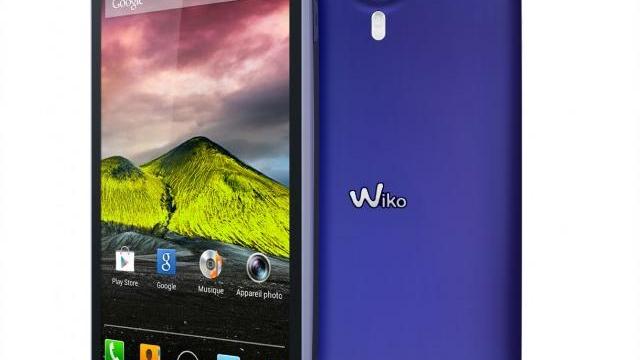 <b>Wiko Cink Five, telefon dual SIM cu ecran de 5 inch disponibil În Franța</b>Se pare că terminalele interesante cu diagonală mare nu vin doar din Asia, ci și din Europa. Astfel, aflăm că în Franța este comercializat un smartphone dual SIM cu ecran de 5 inch, numit Wiko Cink Five. &nbsp; Prețul sau este de 199 de euro, iar...