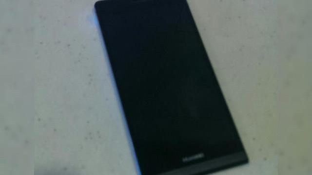 <b>Huawei Ascend P6, telefon ultrasubtire și elegant apare Într-o galerie detaliată; Costă doar 330 de dolari!</b>S-a scris mult despre Huawei Ascend P6, unul dintre cele mai subțiri smartphone-uri ale acestui an, iar terminalul a fost deja fotografiat înainte de lansarea sa de la mijlocul acestei luni. Acum avem la dispoziție o galerie completă cu imagini ale...