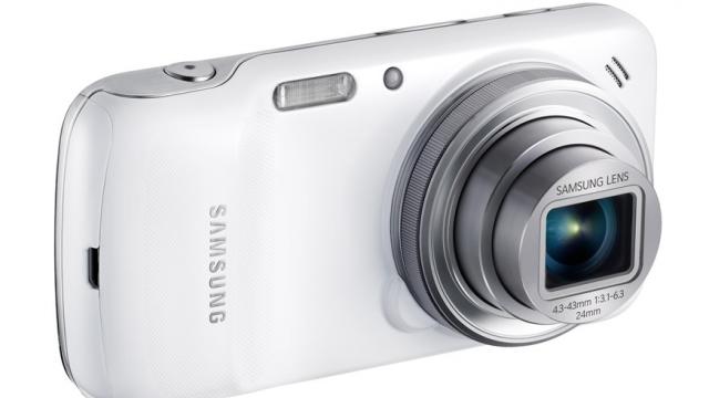 <b>Samsung Galaxy S4 zoom anunțat oficial, după ce a primit deja un review rapid! Vine cu senzor de 16 MP!</b>Seria Galaxy S4 este acum completă, cameraphone-ul Galaxy S4 Zoom fiind în sfârșit anunțat oficial, în avampremiera evenimentului Samsung de săptămâna viitoare. Samsung Galaxy S4 Zoom este un cameraphone de 16 megapixeli, pe care îl puteți...