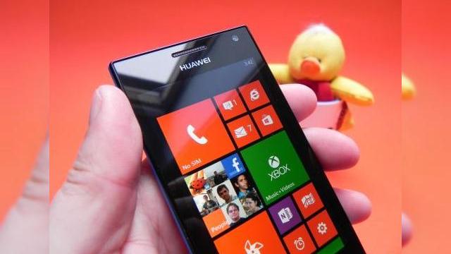 <b>Review Huawei Ascend W1: Windows Phone 8 midrange care se remarcă doar prin baterie (Video)</b>La Mobilissimo.ro a fost o abundență de terminale Windows Phone 8 lună trecută, după cum s-a observat și din comparația noastră de handset-uri, dar și prin review-urile lui Nokia Lumia 820 și HTC Windows Phone 8S. Acum a venit rândul lui Huawei...