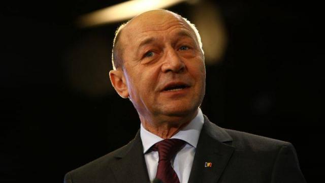 <b>Corespondența electronică a românilor poate fi monitorizată de către SRI; Prism românesc?</b>După scandalul sistemului Prism din SUA, cel care putea monitoriza cu ușurință comunicațiile electronice pentru întreaga populație americană și asta fără mandat, aflăm cum stăm cu intimitatea online în România. Președintele Traian Băsescu...