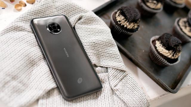 <b>Nokia G300 a fost anunţat: telefon 5G cu ecran de 6.52 inch care va sosi la sub 1000 de lei pe piață</b>HMD Global a făcut deja o specialitate din a lansa telefoane 5G mai accesibile. Cel mai nou astfel de model este Nokia G300 5G, proaspăt anunţat în SUA, unde se va vinde la suma de 200 dolari. Ce oferă el aflaţi mai jos
