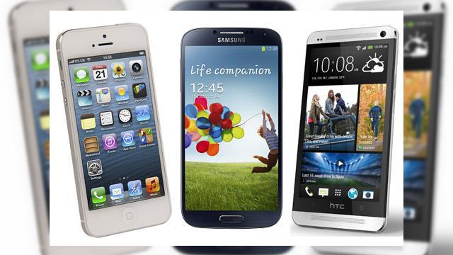 <b>Apple și Samsung domină piața de telefoane din SUA; HTC pe 3 și BlackBerry pe 4!</b>Statele Unite dictează trendul telefoanelor cool de pe piață și dacă un model e bine vândut acolo, atunci el e bine vândut și la nivel global. De aceea ne interesează și clasamentul handseturilor din țara condusă de Obama. &nbsp; Conform lui...