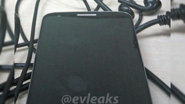 <b>LG Optimus G2 ar putea debuta pe 7 august În cadrul unui eveniment organizat la New York</b>în această vară au rămas puține terminale atractive de anunțat, două dintre ele fiind Galaxy Note III și LG G2. Acesta din urmă ne-a stârnit deja interesul, prin zvonuri cu privire la o carcasă ultrasubtire și un ecran edge to edge. &nbsp; Se...