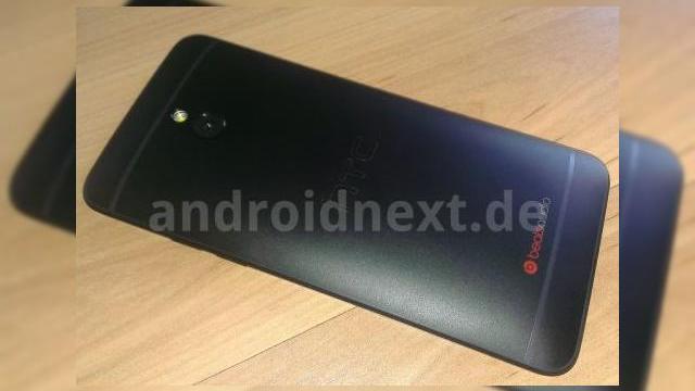 <b>Noi imagini cu HTC One Mini ies la suprafață! Specificații confirmate</b>HTC One Mini este mult-așteptatul terminal al taiwanezilor din această perioadă, și fiindcă este frățiorul mai mic al lui One, va împrumuta de la acesta câteva elemente cheie ce au adus succesul lui One, anume camera ultrapixel și designul,...