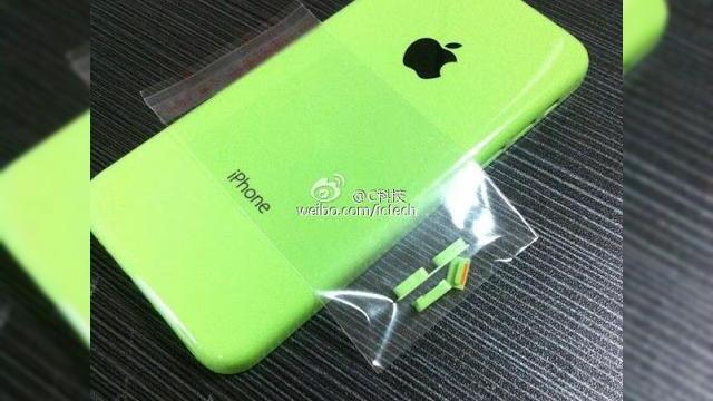 <b>iPhone-ul de buget fotografiat pe verde de această dată; Apare o teorie interesantă a numelui!</b>Trebuie să recunosc că m-am mai gândit la această teorie: iPhone 5S să fie de fapt iPhone-ul de buget, iar "S" să vină de la "Small". Ei bine, dacă aruncați o privire asupra sursei noastre de mai jos, vedeți vedea că handsetul este numit iPhone...