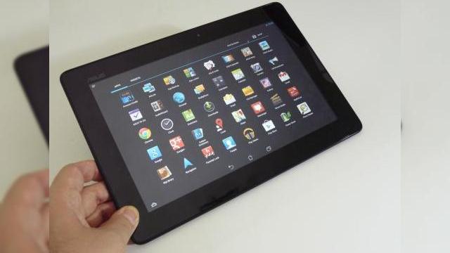 <b>Teaser: ASUS MeMo Pad FHD 10 foarte aproape de o prezentare completă</b>Avem o mică surpriză pentru voi, sub forma lui ASUS MeMo Pad FHD 10, care va primi duminică, pe 21 iulie o recenzie detaliată și un unboxing din partea noastră. Această tabletă a fost prezentată oficial la Computex 2013 la începutul lunii iunie...