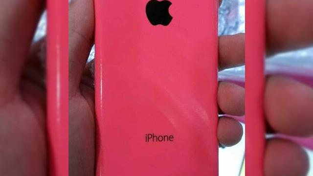 <b>iPhone-ul de buget, zis și iPhone Lite Își face apariția Într-o versiune roz</b>Exact când credeam că le-am văzut pe toate, iată că asistăm la o scăpare a lui iPhone Lite aka iPhone 5S pentru unii sau mai bine zis iPhone-ul de buget, de această dată pe roz. &nbsp; Rețineți că există speculații că numele acestui device...
