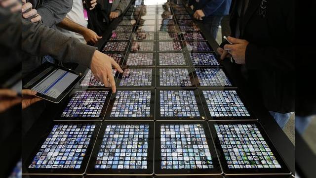 <b>Apple lucrează la un iPhone mai mare și un iPad de 13 inch, conform Wall Street Journal</b>Deși privim aceste zvonuri cu precauție, atunci când o sursă precum Wall Street Journal vorbește despre un iPad mai mare devenim brusc atenți. Teoria unui iPad cu ecran de 13 inch a mai apărut la un moment dat, sub numele de Maxi iPad. &nbsp; Ei...