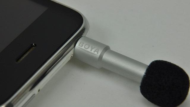 <b>Telefonul Android te poate spiona, microfonul său poate fi activat de la distanță!</b>Se vorbește în aceste zile foarte mult despre Edward Snowden și dezvăluirile sale legate de NSA, Prism și programul prin care agențiile secrete SUA pot spiona cetățeni de rând. Se pare că și smartphone-urile Android au un rol în această...