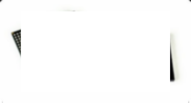 <b>Samsung lansează memoria flash NAND verticală 3D, cu densitate și viteza crescută</b>Samsung a lansat astăzi un nou tip de memorie flash NAND, cu o densitate și viteză mai mare decât generațiile precedente. E vorba despre o tehnologie de stocare flash 3D, care își va găsi locul pe smartphone-urile și tabletele viitorului. &nbsp;...