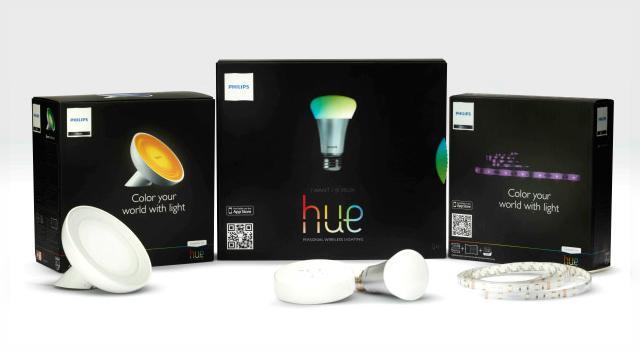 <b>Setul de iluminare Philips Hue permite ca smartphone-ul să "Îți aprindă beculețul"</b>știm deja că putem controla întregi sisteme de home automation prin intermediul smartphone-ului, iar acum Philips pune la dispoziție un set de noi becuri LED pe care le putem controla de pe terminalul mobil. E vorba despre seria de becuri...