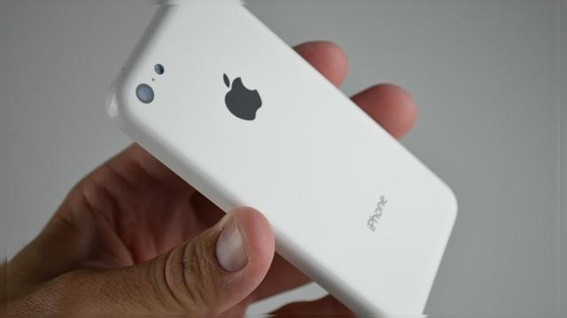 <b>Iată și data de lansare În magazin pentru iPhone 5C și 5S: 25 octombrie</b>în ultimele 2 zile Internetul a fost plin de zvonuri cu privire la o lansare a lui iPhone 5S și iPhone 5C pe 10 septembrie, iar astăzi avem o altă dată, cea la care terminalele vor fi disponibile în magazine. &nbsp; E vorba despre 25 octombrie,...
