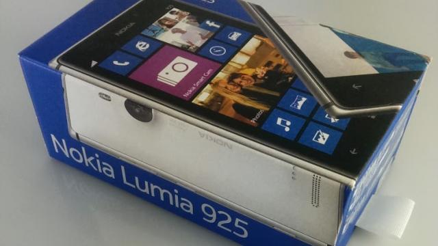 <b>Nokia Lumia 925 În oferta Vodafone</b>Pe pagina de facebook a Nokia România se preciza că de săptămâna aceasta vom regăsi smartphone-ul Nokia Lumia 925 în oferta magazinelor locale și asta include oferta operatorilor de telefonie. Orange mizează pe Nokia Lumia 925 în programul...