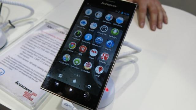 <b>Lenovo a vândut mai multe telefoane + tablete decât PC-uri și creștere de 132% pe telefoane inteligente</b>Lenovo este una dintre companiile care s-a poziționat bine și a prins valul creșterii la device-urile în genul telefoanelor inteligente și tabletelor. HP și Dell nu se pot lăuda că au anticipat mersul pieței și au ajuns a se adapta din mers....