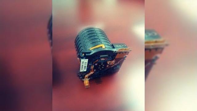 <b>Oppo pune tunurile pe concurență... tunurile foto cu zoom 15x!</b>știam deja că Oppo pregătește un soi de cameraphone sub forma modelului de nouă generație N1, dar se pare că acum vom avea parte și de accesorii speciale foto pentru terminalele mobile. Ceea ce vedeți mai jos este un teaser de la Oppo, care duce...