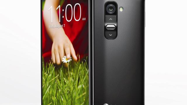 <b>LG lansează În această lună flagshipul G2 În SUA și Germania, În curând și la noi!</b>LG a anunțat astăzi lansarea noului smartphone LG G2 în SUA și Germania, el urmând să debuteze în această lună în magazine. Suntem siguri că îl vom vedea cât de curând și în oferta retailerilor de la noi precum evoMAG.ro, Marketonline sau...