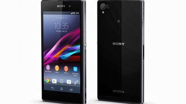 <b>Sony Xperia Z1 anunțat oficial la IFA; Sony dezvăluie și seria de accesorii foto Cyber-shot QX</b>După luni întregi de speculații și scurgeri de informații, Sony Xperia Z1 este oficial, fiind anunțat astăzi de către producătorul sau în cadrul unei conferințe de la IFA 2013. Cunoscut până acum și drept Honami, terminalul a fost prezentat...