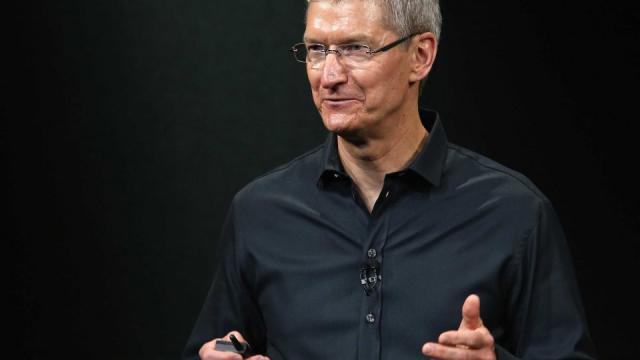 <b>Video cu lansare lui iPhone 5S și iPhone 5C; Keynote-ul lui Tim Cook din data de 10 septembrie 2013</b>Iată că a trecut și evenimentul de lansare de pe data de 10 septembrie, în cadrul căruia Tim Cook a prezentat cele două noi terminale din familia Apple, iPhone 5S și iPhone 5C. Aproape nimic nu ne-a surprins legat de cele două handset-uri,...