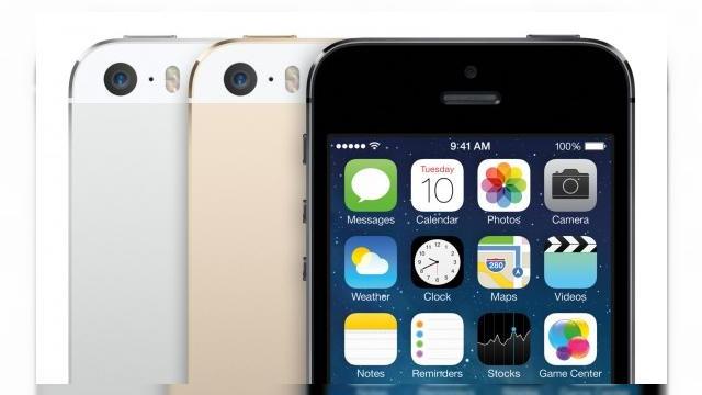 <b>5 hands-on-uri cu iPhone 5S: auriul atrage, noul procesor e ultrarapid (Video)</b>Nu puteau lipsi primele experiențe hands on cu noul iPhone 5S anunțat marți seara, unul dintre primele telefoane cu CPU 64 bit. Terminalul a fost anunțat în cadrul unei conferințe Apple care a durat o oră și s-a încheiat cu un concert. &nbsp;...