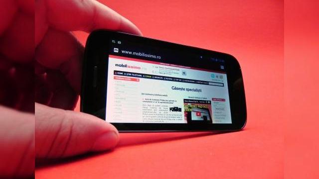 <b>Review E-Boda Eruption V200 Quad Core: ecran și cameră atractive, baterie și acustică mai puțin impresionante (Video)</b>Iată că a venit și momentul unei analize detaliate a telefoanelor E-Boda de nouă generație. Vă reamintesc că în această vară E-Boda a lansat primele sale telefoane, concurând cu alte branduri locale ca Evolio sau Allview. E-Boda Eruption V200...