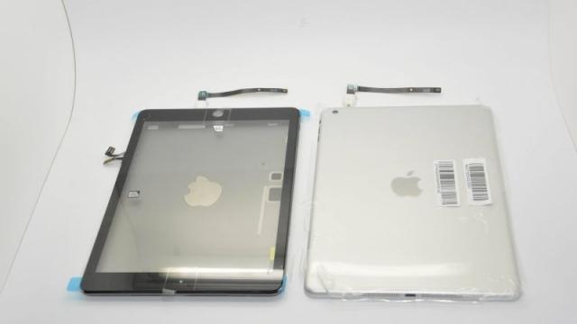 <b>iPad 5 Își face apariția În noi imagini, În versiunea Space Gray</b>Se pare că iPhone 5S în versiunea Space Gray e la modă în România (de voie de nevoie), deoarece primele terminale ajunse în țara au toate această culoare. După cum știți, handsetul se vinde internațional și pe auriu și argintiu. Ei bine, se...