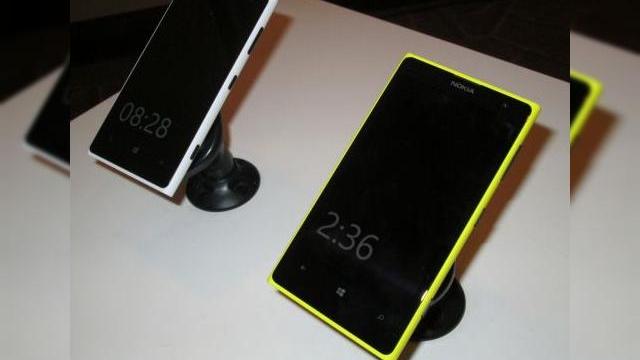 <b>Lumia 1020 lansat oficial În România de către Nokia</b>în cursul zilei de astăzi, Nokia a prezentat oficial și la noi în țară modelul Nokia Lumia 1020. Lansarea sa a avut loc la hotelul Athenee Palace Hilton din București, în cadrul unui eveniment care a adunat aproximativ 30 de persoane. Cei de la...