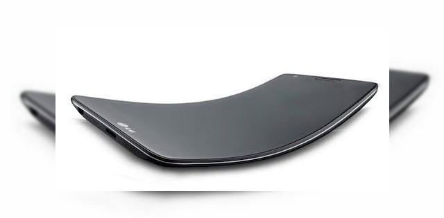 <b>LG Z va fi primul telefon cu ecran flexibil al companiei LG; Un Galaxy Note 3 curbat vine săptămâna viitoare!</b>Finalul lui 2013 marchează debutul primelor terminale cu ecran flexibil, iar LG și Samsung sunt în avantgarda lansărilor de acest gen. Astăzi aflăm că primul telefon LG cu ecran flexibil se va numi LG Z, iar Samsung are la rândul său planuri mari...
