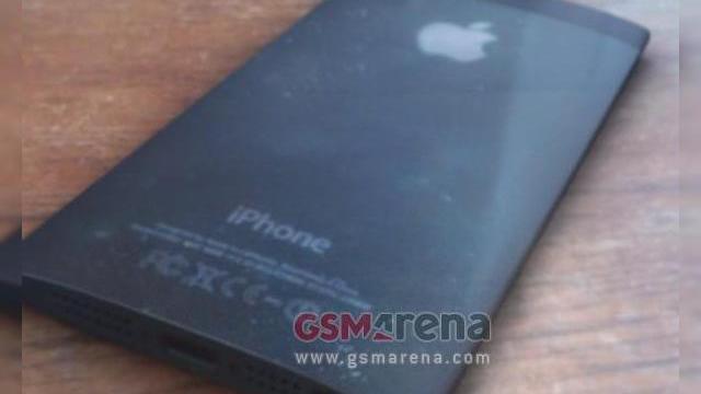 <b>iPhone 6 ar putea veni cu un display de 5 inch, iWatch va fi "mai mult decât un smartwatch"</b>în ultima săptămână am văzut mai multe surse care afirmau cu tărie că următorul iPhone va avea un ecran de 4.8 inch sau mai mare, iar acum o nouă serie de informații aduce în discuție o teorie similară. Se pare că de această dată e vorba...