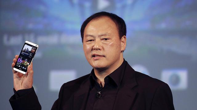 <b>CEO-ul HTC, Peter Chou Își părăsește postul pentru a se axa pe dezvoltarea de produs</b>Peter Chou, prietenosul CEO HTC a anunțat că se va retrage din funcția de CEO pentru a se axa pe dezvoltarea produselor companiei. Sarcinile sale au fost preluate de către Cher Wang, cofondator HTC și directoare în cadrul comitetului de conducere....