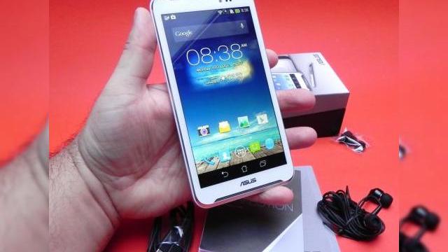 <b>ASUS FonePad Note FHD6 unboxing: debutul unui format de device și un terminal cu stylus interesant (Video)</b>Segmentul de terminale cu ecran de 6 inch este încă nou, fiind reprezentat de modele precum cel de mai jos, ASUS FonePad Note FHD 6 și de un nou device Nokia ce va fi anunțat mâine. Deocamdată noi scoatem din cutie produsul ASUS și aflați mai...