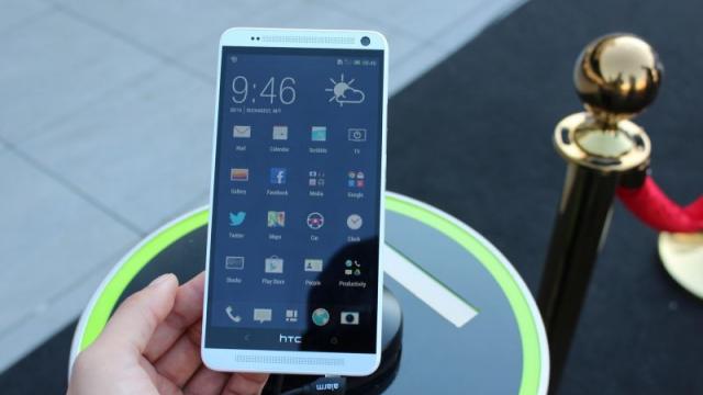 <b>Lansare HTC One Max În România (video)</b>HTC One Max întregește oferta companiei taiwaneze pe anul în curs. Primul a fost HTC One. Este considerat drept unul dintre cele mai frumoase și mai bune telefoane cu Android din 2013. Cu siguranță va concura și în topurile Mobilissimo de la final...